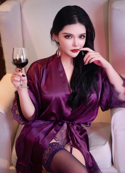 伊丽莎有点白 名媛气质