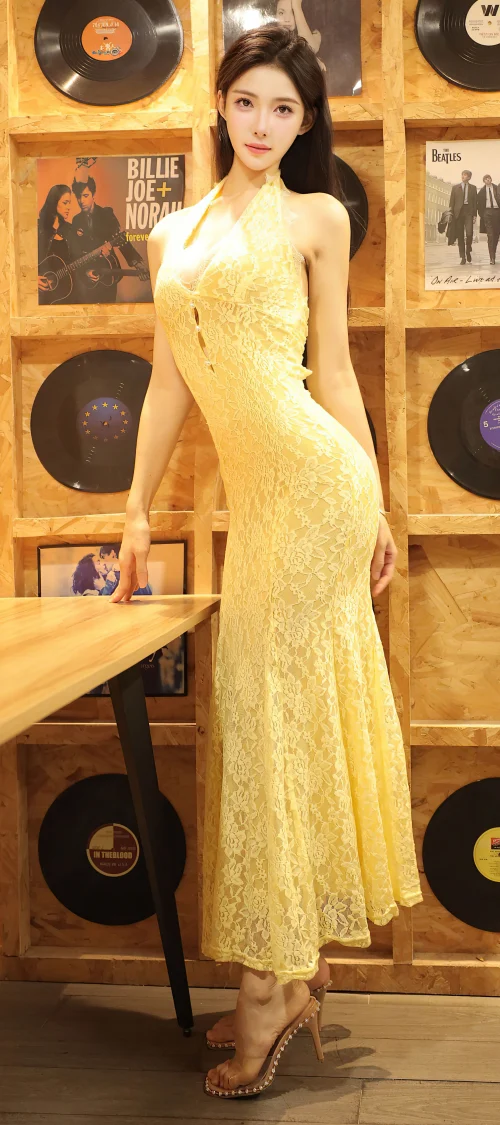 梨霜儿 蕾丝长裙