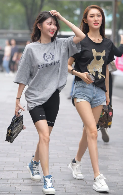 活力青春瑜伽短褲街拍