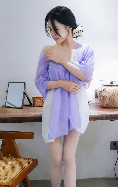 袁圓 紫色裙裝