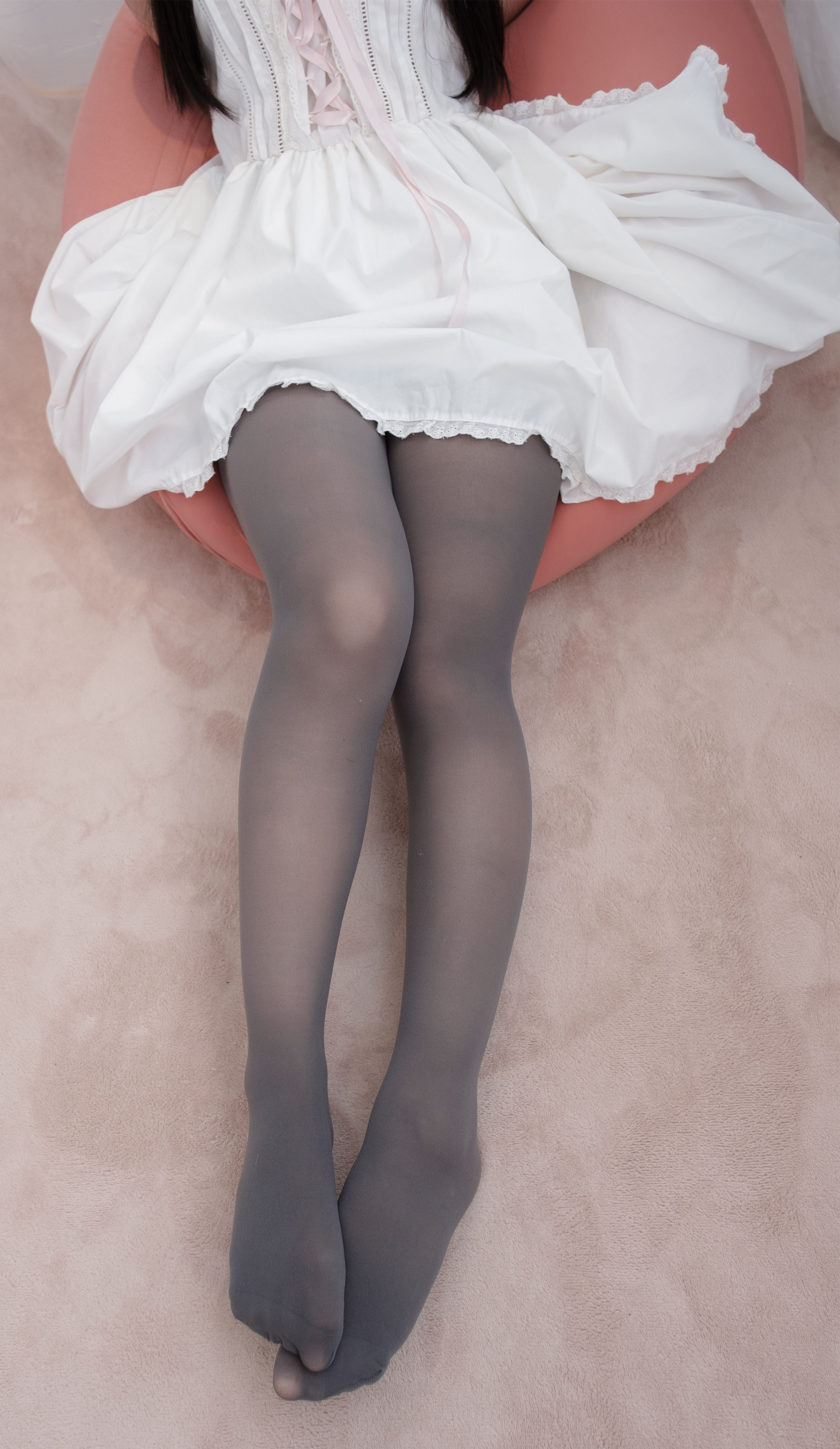 可愛公主妹妹灰色絲襪秀