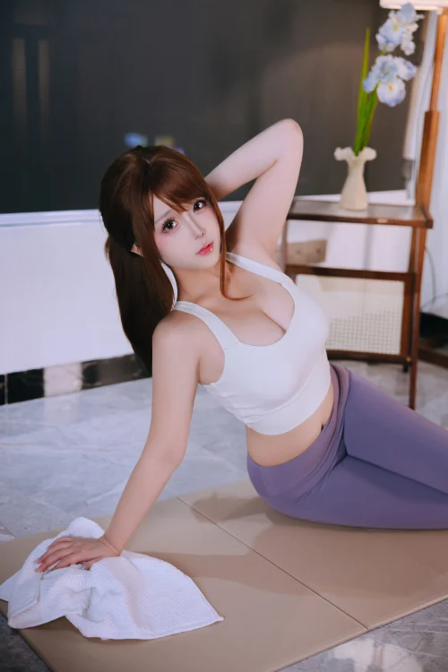 日奈娇 瑜伽训练