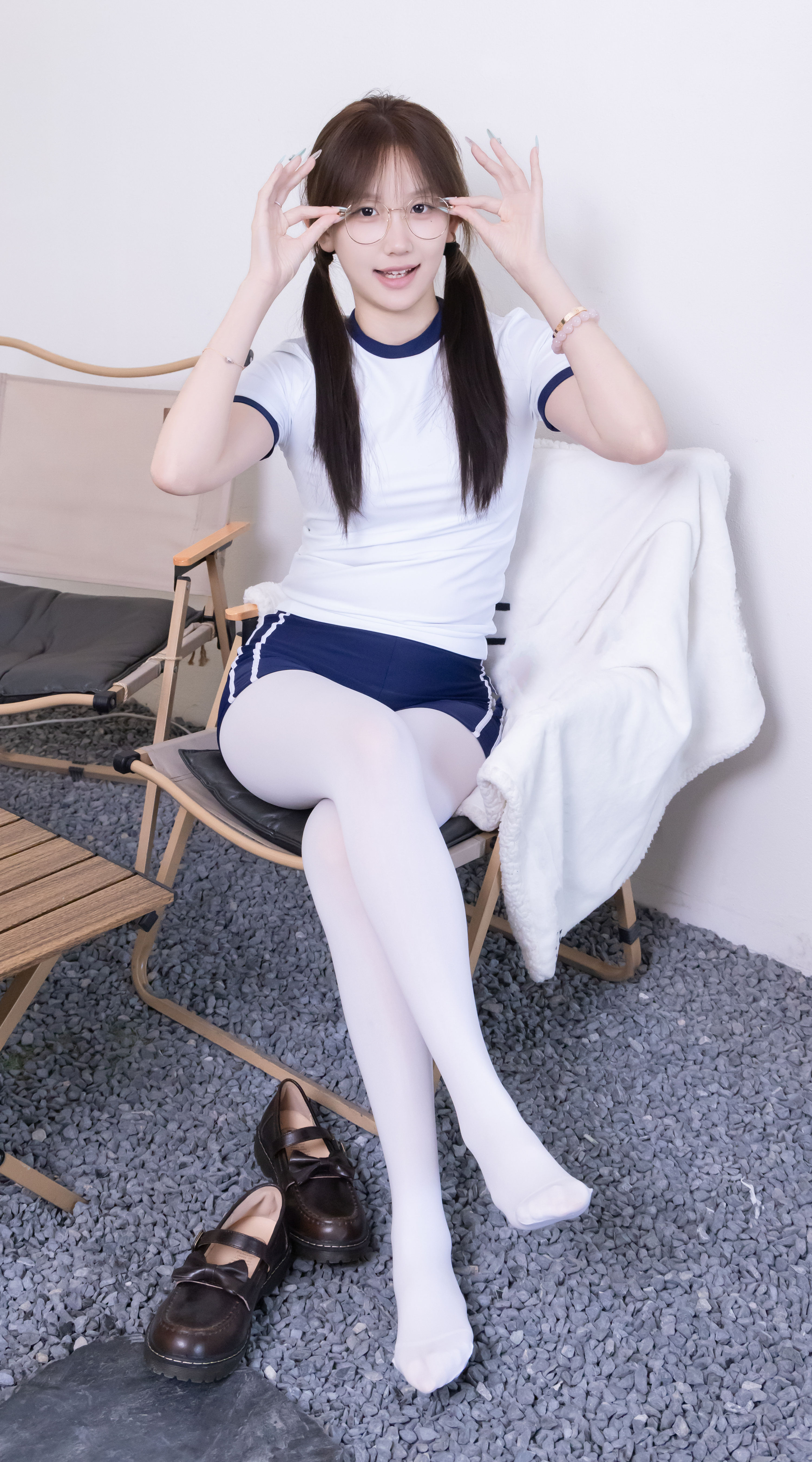 香菜 體操服皮鞋厚白絲
