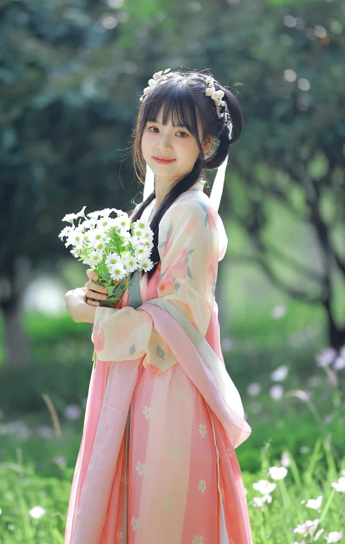 春日踏青 迟迟晴雨表