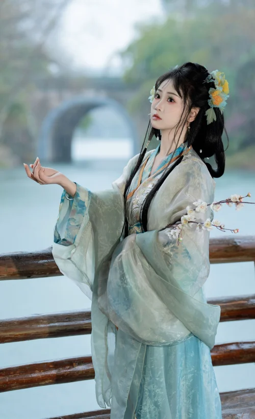 阴天梅花 湫一只岁岁