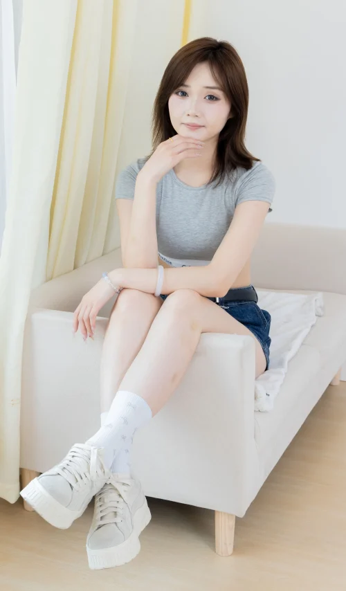 橙子 帆布鞋白棉袜裸足