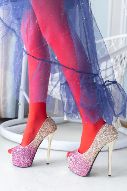 甜甜圈 红色厚丝袜