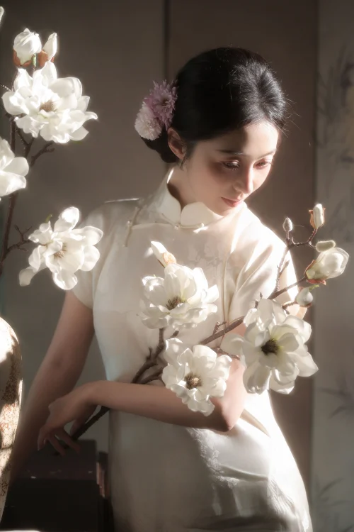 玉兰花开 粉面姑娘