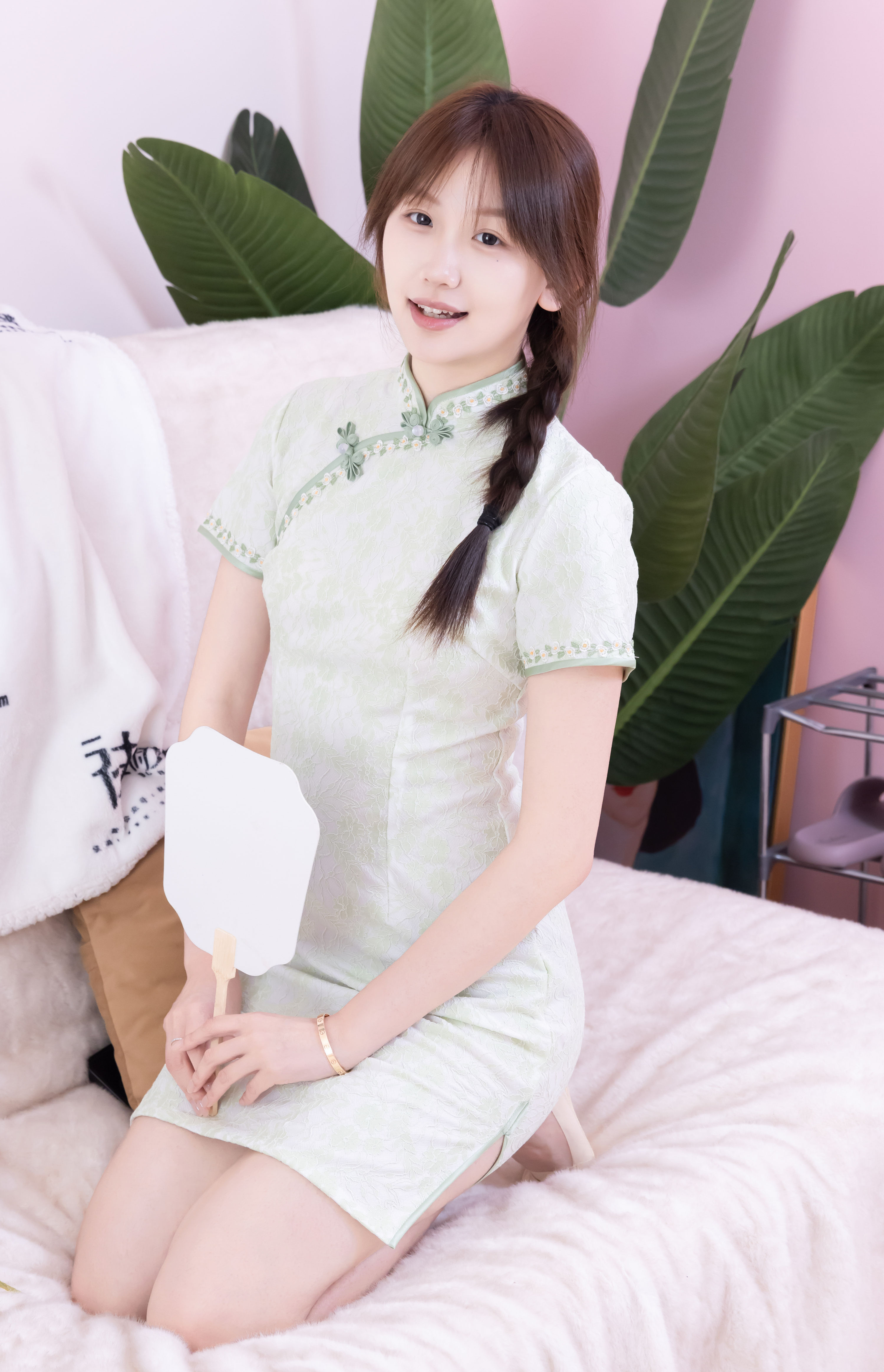 香菜 黑棉袜旗袍