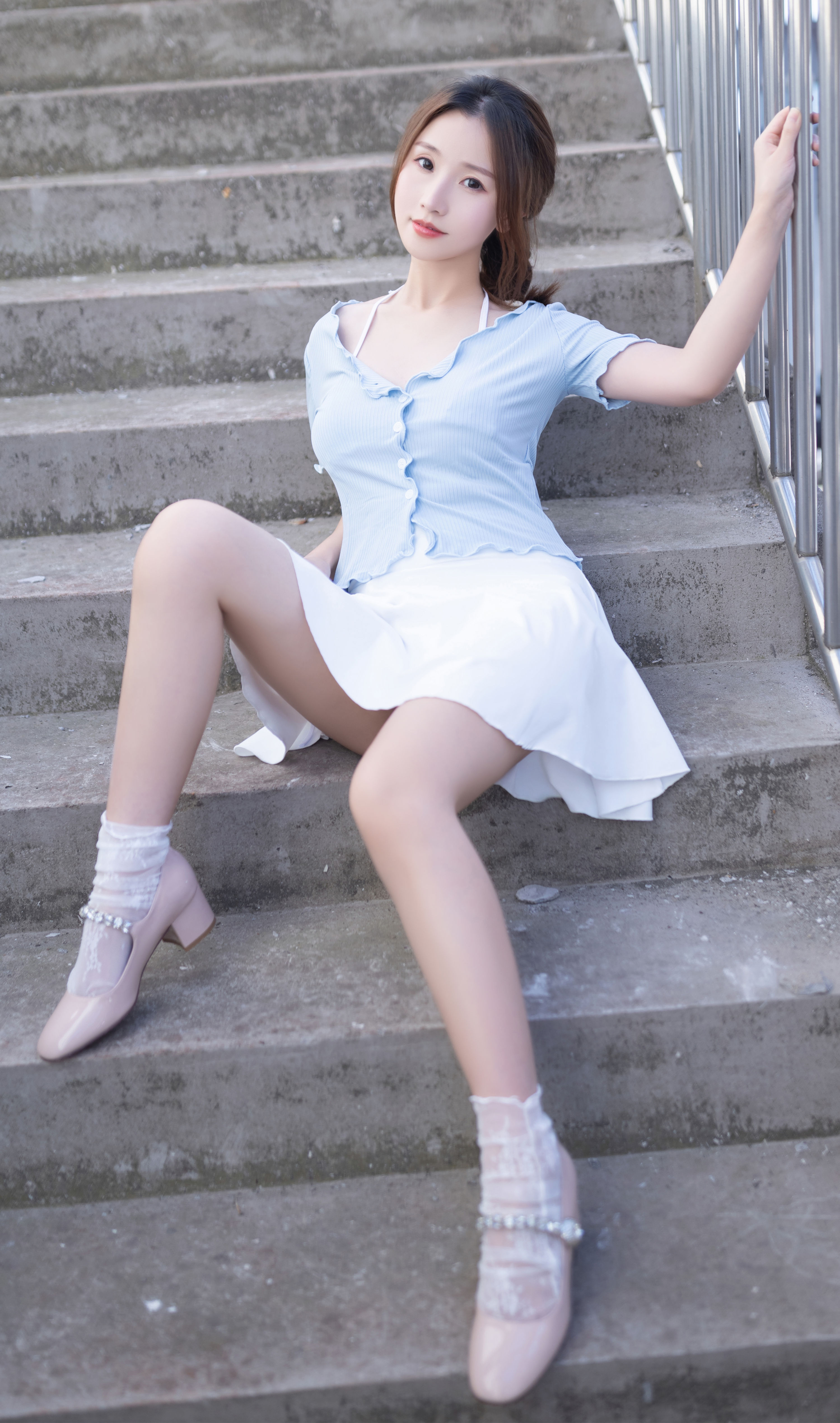 杏子 天台肉丝百褶裙