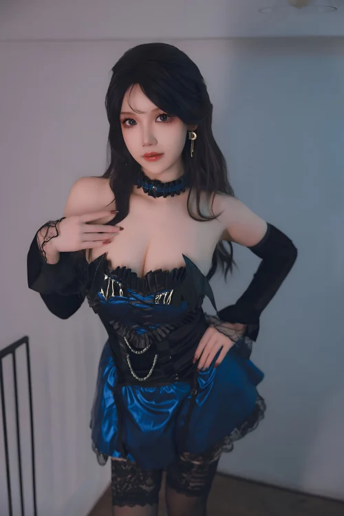 雪晴Astra 蓝色蕾丝短裙