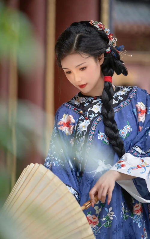 清冷几千春 欣欣